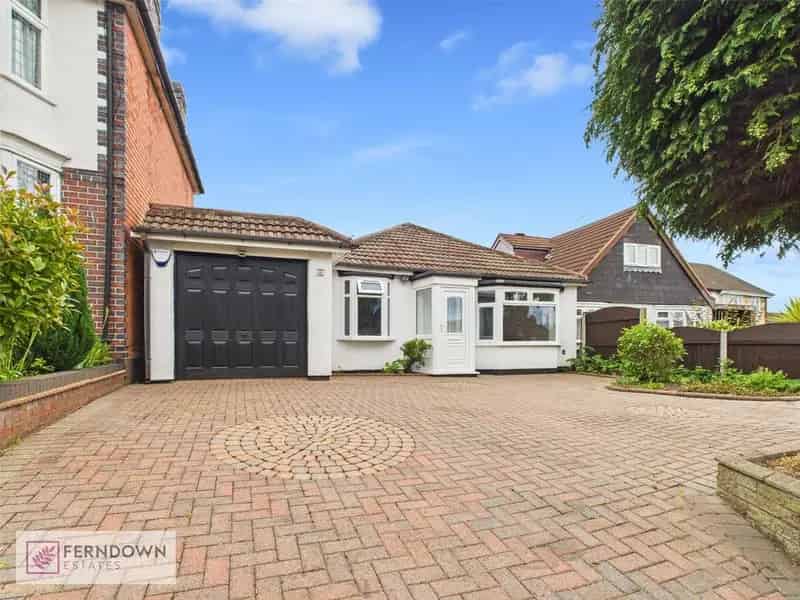 2 Bedroom Detached Bungalow For Sale