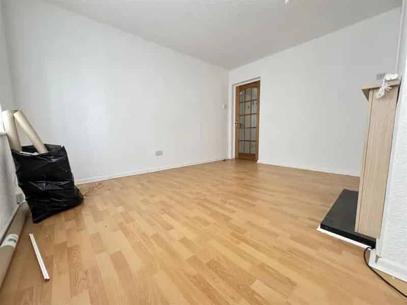 1 Bedroom Maisonette for Sale - Ground Floor, Long Lease