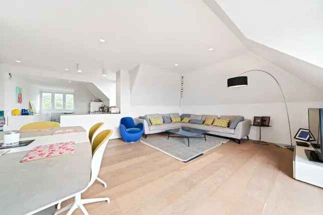 Flat for sale in Redington Road, Hampstead, London NW3