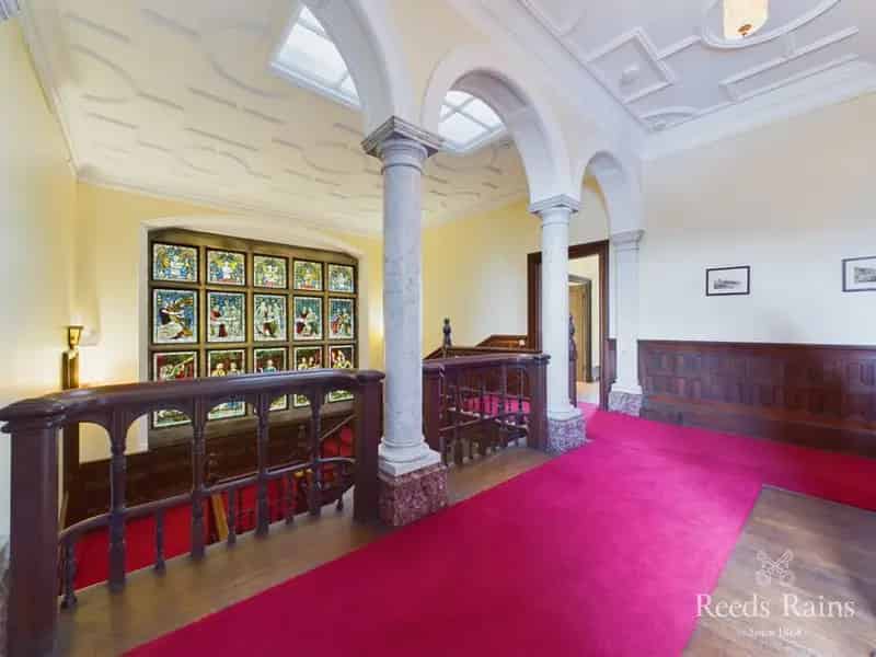Scarborough Esplanade Studio Apartment with Sea Views and Garage