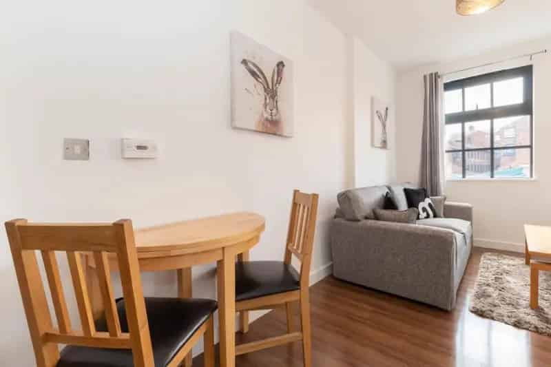 2 Bedroom Furnished Apartment Jewellery Quarter Birmingham