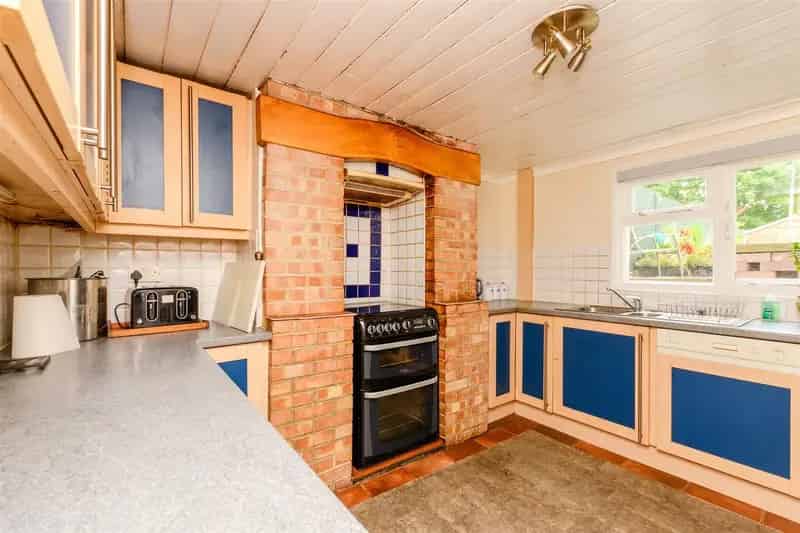 2 bedroom town house for sale