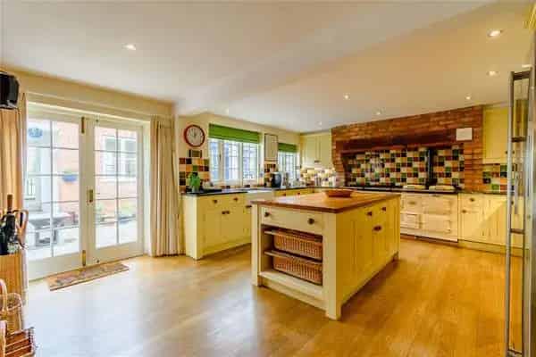 Rearsby Mill: Stunning 6-Bed Family Home with River Views