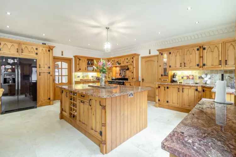 5 Bedroom Detached House with Hot Tub and Sauna Aberdare