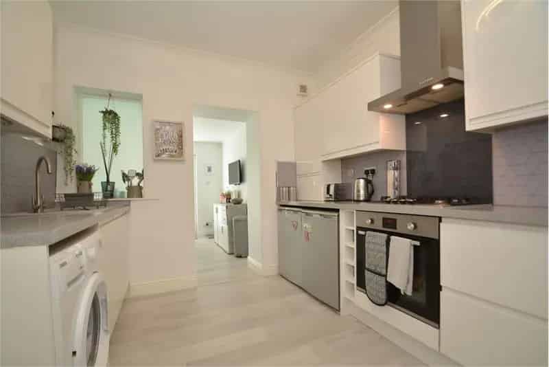 3 Bed Flat Lower Cottage 2 Reception Rooms Extended Turnkey