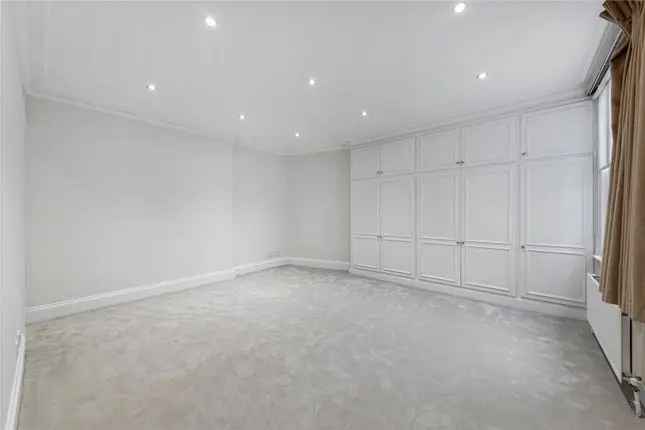 Flat to rent in Queen's Gate, London SW7