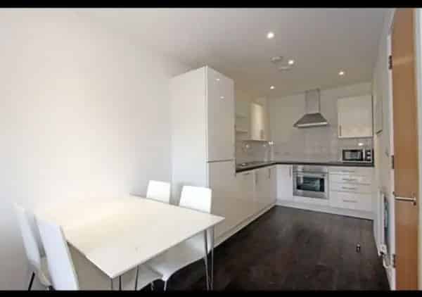1 Bedroom Flat Near Clapham Common Tube Station