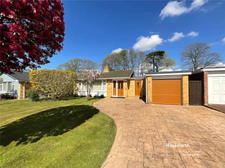 2 Bedroom Bungalow Highcliffe on Sea Detached House