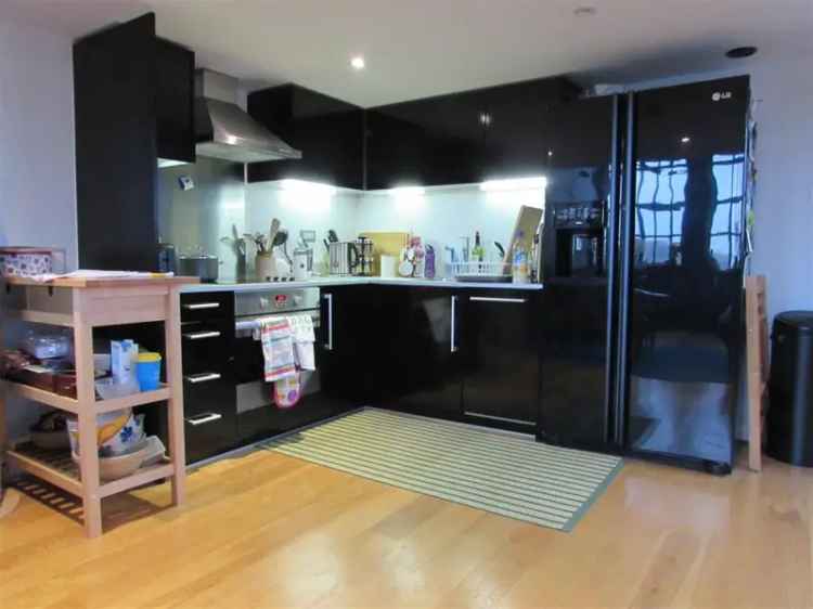 Two Bedroom Maisonette in Iconic Robinson Building