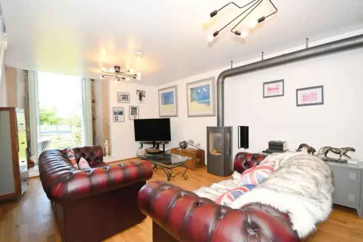2 Bedroom Grade II Listed Stables Conversion Chesterfield