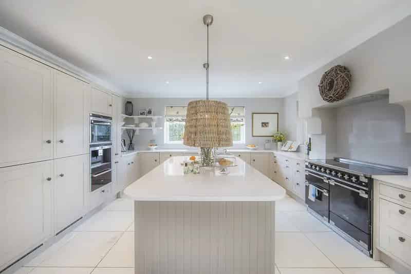 Luxury 4-Bed Detached House Gated Community Golf Access