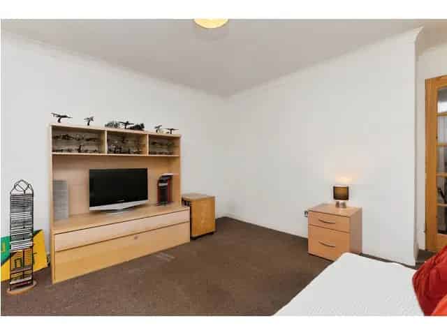 1 Bedroom Flat for Sale - Modern, Convenient, and Perfect for First-Time Buyers