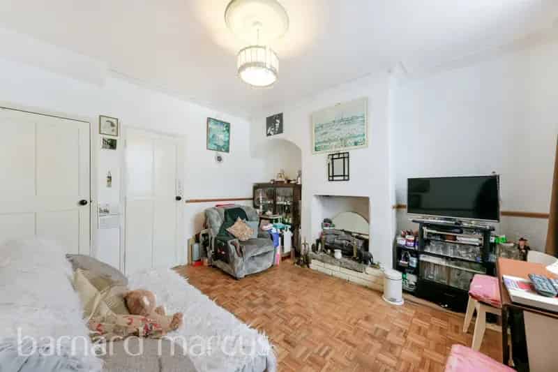 2-Bedroom Cottage in Conservation Area - South Facing Garden