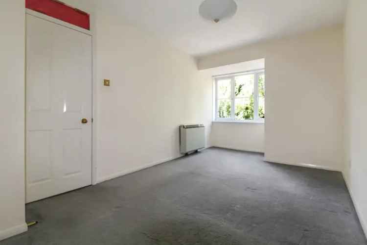 2 Bed River View Apartment Stanstead Abbotts