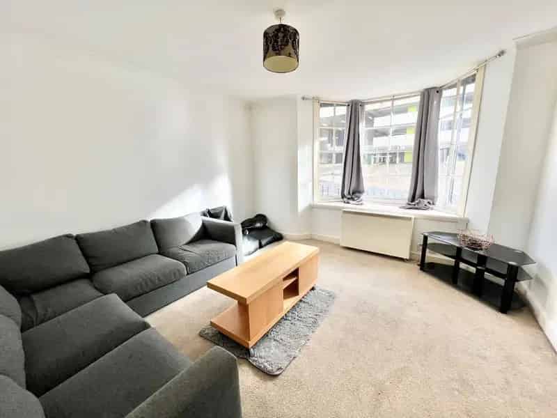 2 Bedroom Flat to Rent