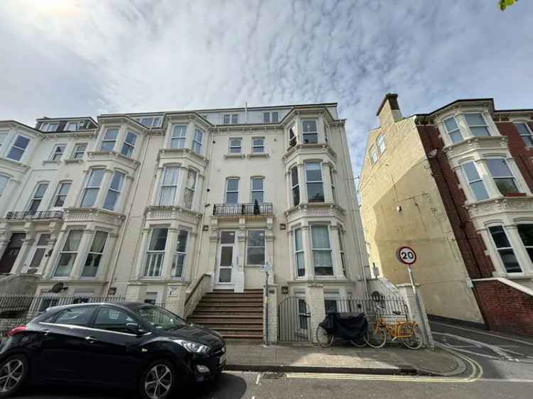 Southsea Seafront Apartment Two Double Bedrooms Modern Kitchen