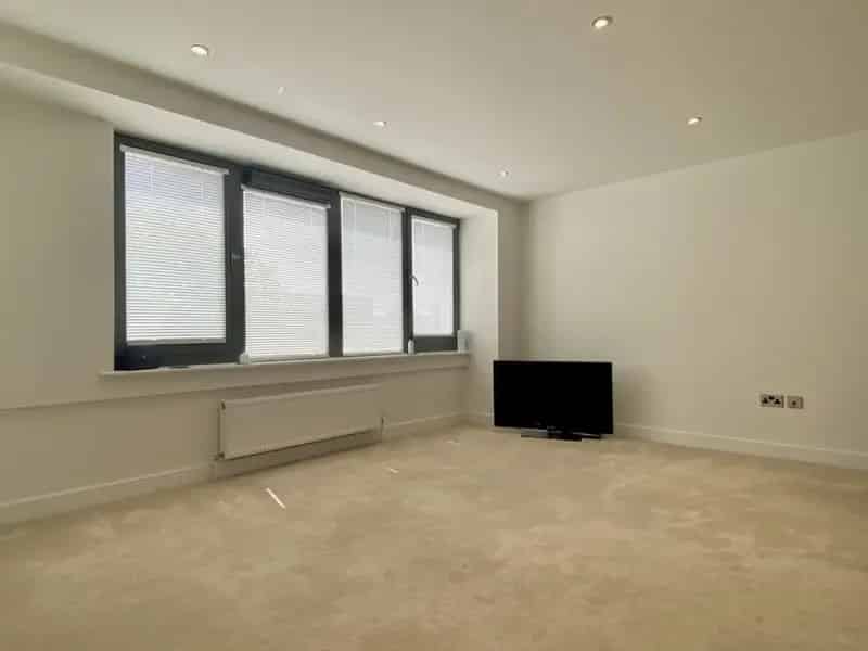 1 Bedroom Flat To Rent Available 10092025