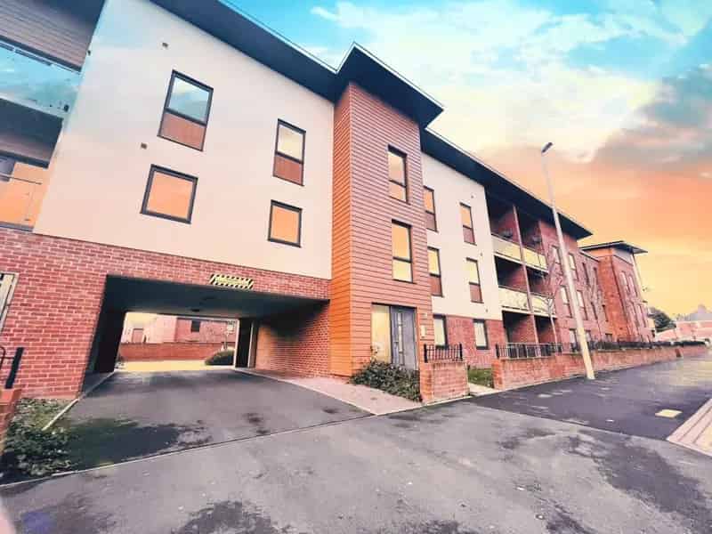 Modern Two Bedroom Apartment Available August