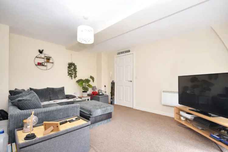 Apartment For Sale in Wakefield, England