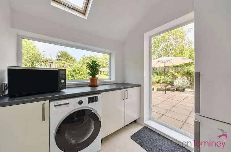 3 Bed House for Sale Sutton Poyntz