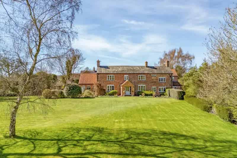 5 Bedroom Detached House with 4.66 Acres Holwell