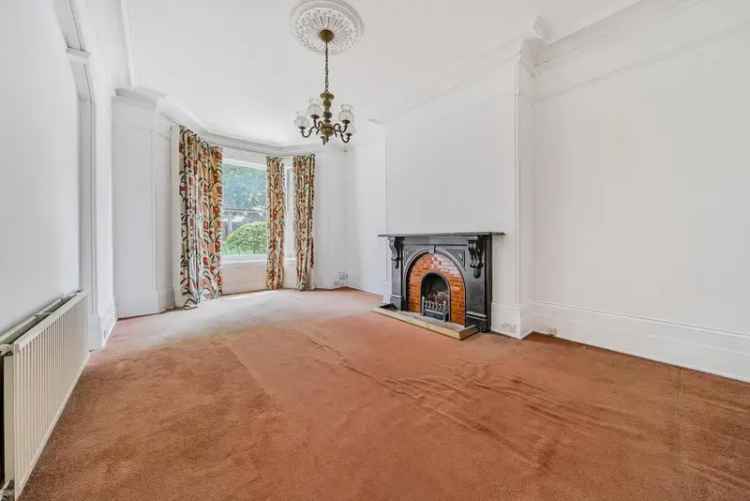 Highgate Village Conversion Flat with Private Garden Access