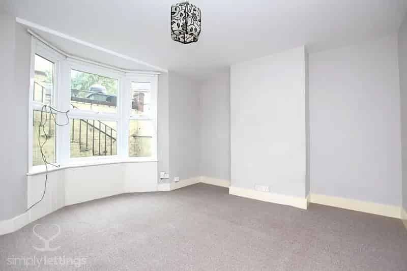 1 Bedroom Flat House to Rent Small Dog Considered