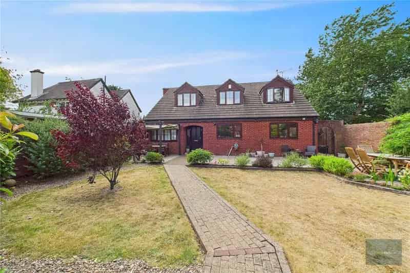 6 Bedroom Detached House for Sale - Annex Potential