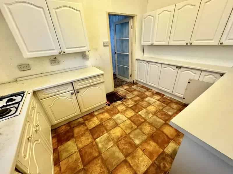 2 Bedroom Flat for Sale Scarborough YO11 Auction