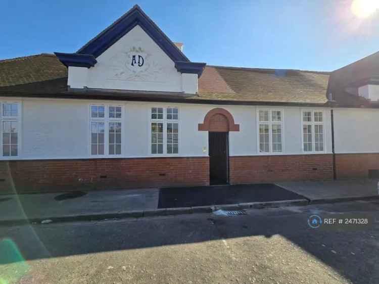 4 Bedroom Semi-Detached House Avonmouth