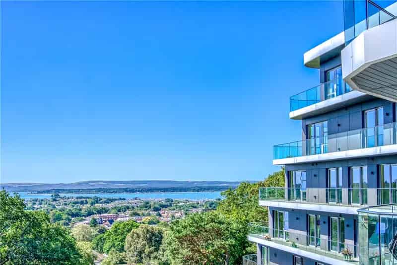 2 bedroom flat/apartment in Poole
