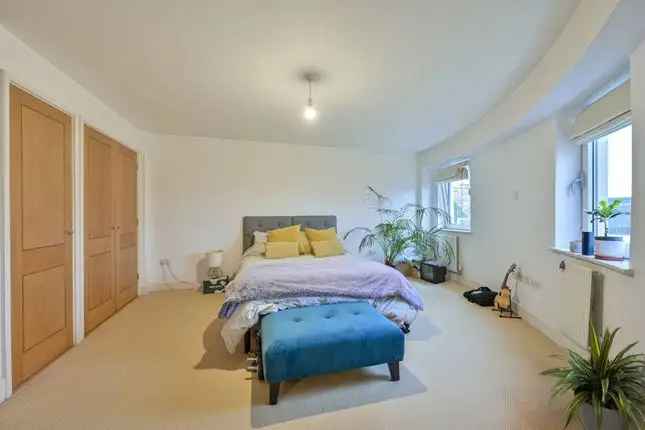 Flat to rent in Dryburgh Road, West Putney, London SW15