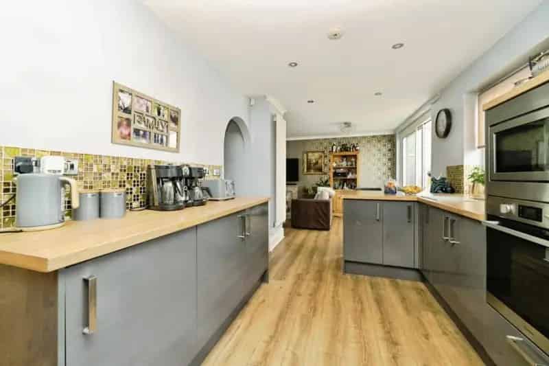3 bed house for sale