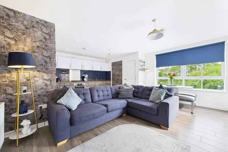 2 Bedroom Flat Glasgow City Centre  Stunning Park Views