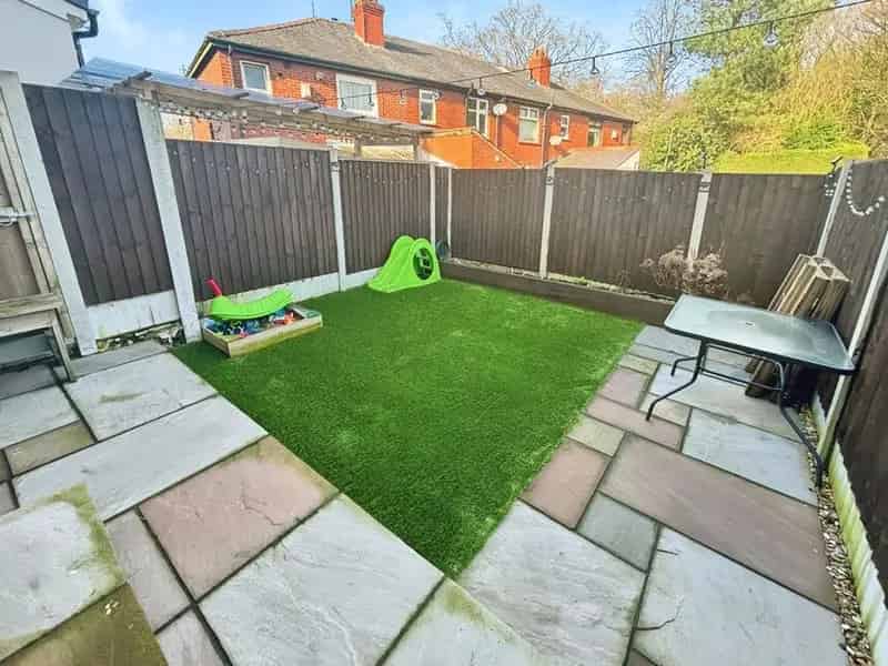 2 bedroom Mid Terrace House for sale, Hyde, Greater Manchester, SK14