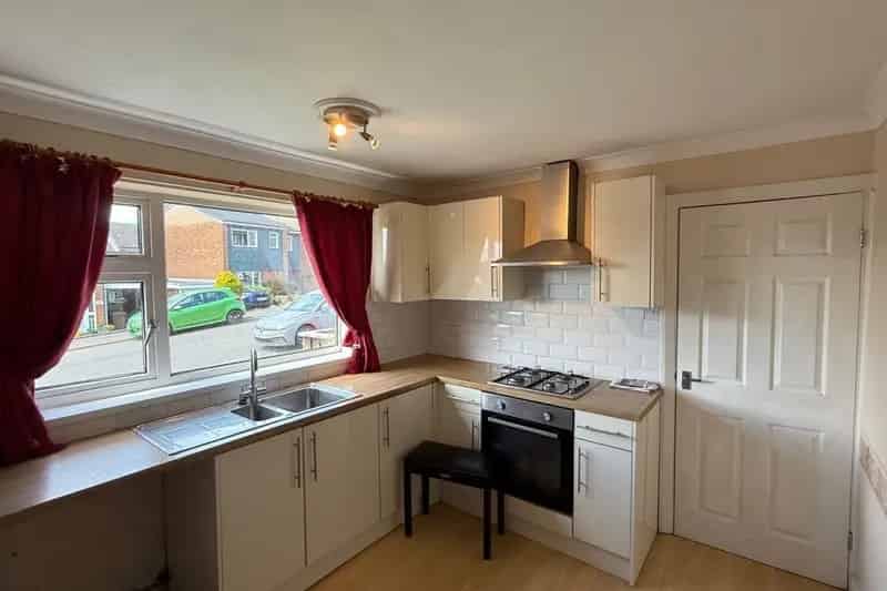 3 Bedroom House with Garage and Off Road Parking