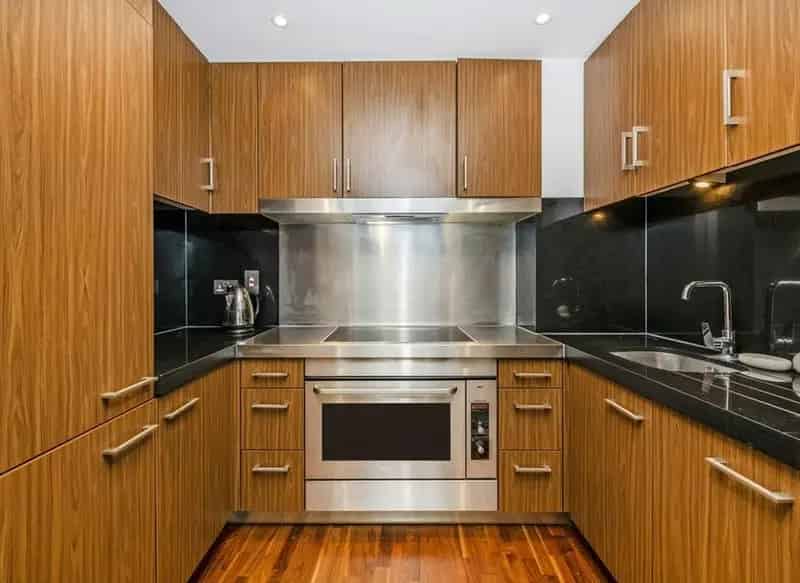 Large 2-Bedroom River View Apartment with Pool and Gym