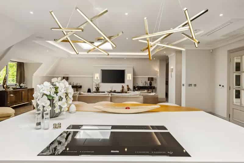 Luxury 3-Bedroom Penthouse Apartment for Sale in Ascot
