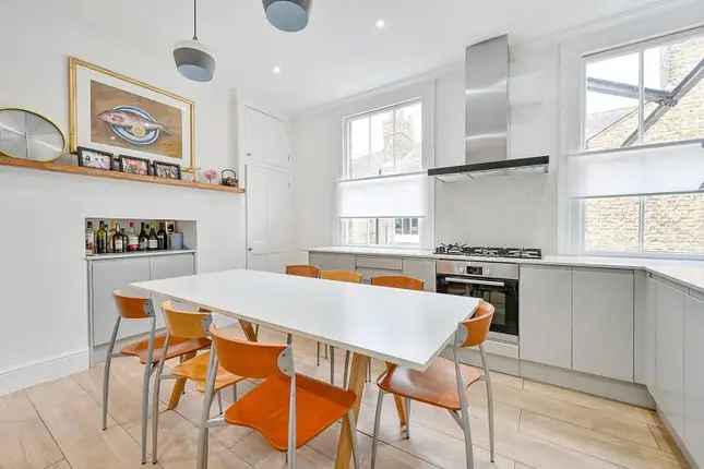 Flat for sale in Chiswick High Road, Chiswick, London W4