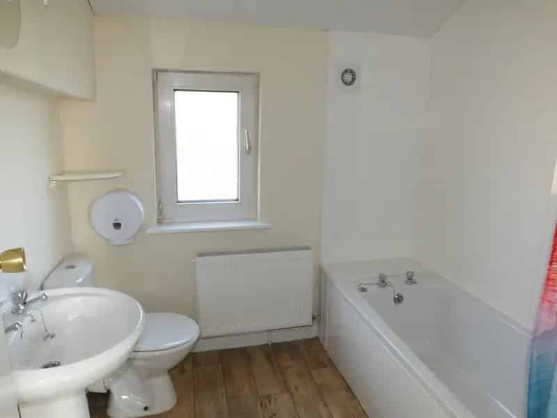 2 bedroom Flat
 To Rent