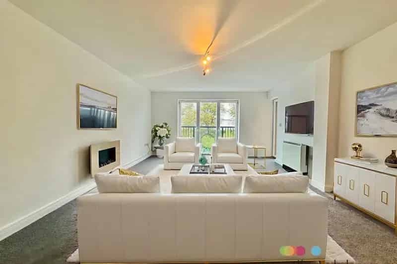 Spacious 2-Bed Apartment with River Views and Allocated Parking