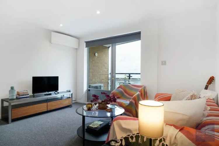 1 Bedroom Flat for Sale in Waterloo London SE1