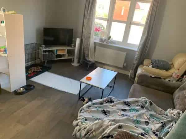 Ground Floor 1 Bed Flat with Parking Near Shops and Amenities