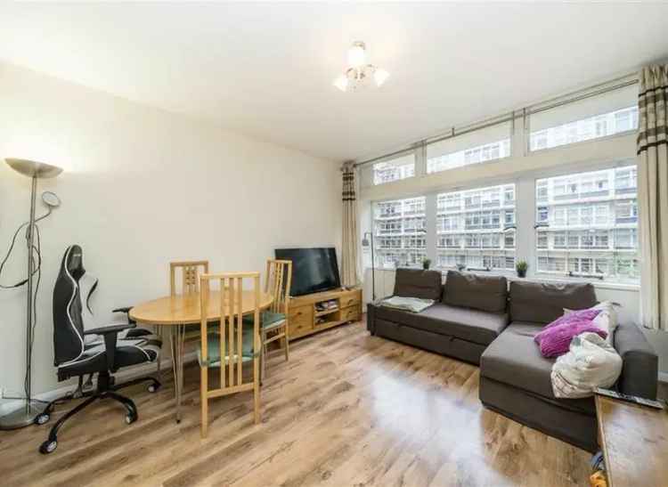 Flat For Sale in Newington Causeway, London, England