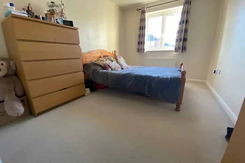 Two Double Bedroom Apartment Salisbury Village GCH Allocated Parking
