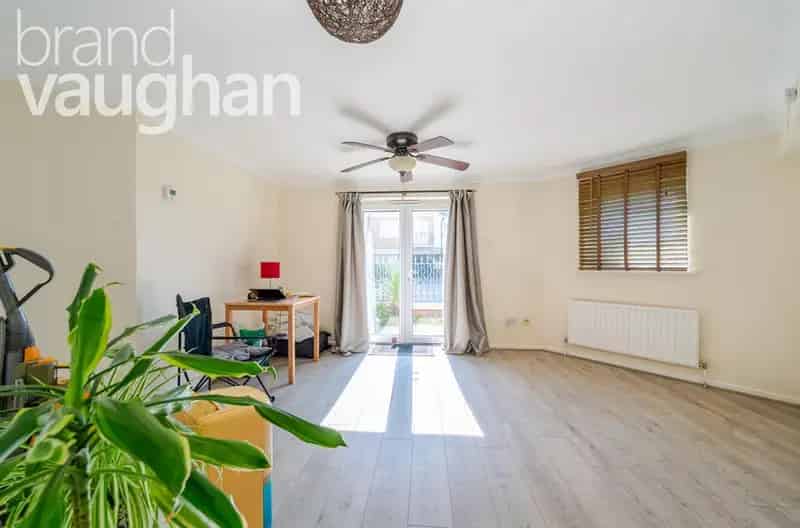 1 Bedroom Apartment Brighton Marina Modern Open Plan Living Allocated Parking