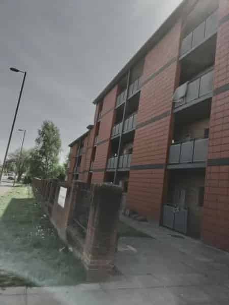 3rd Floor Flat with Large Rooms Balcony and Lift