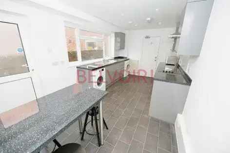 4 Bed House Southampton Refurbished Modern Kitchen Garden Students Professionals