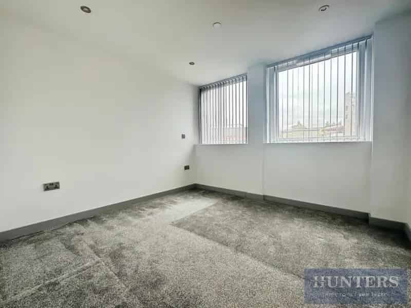 1 bedroom Flat
 To Let 
Total Size: 377 SQ FT