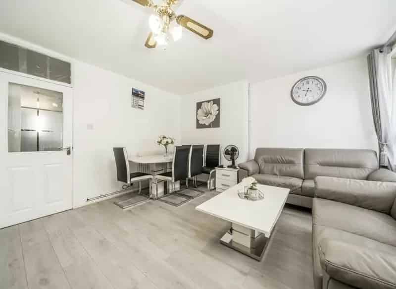 3 Double Bedroom Maisonette near Mile End Station